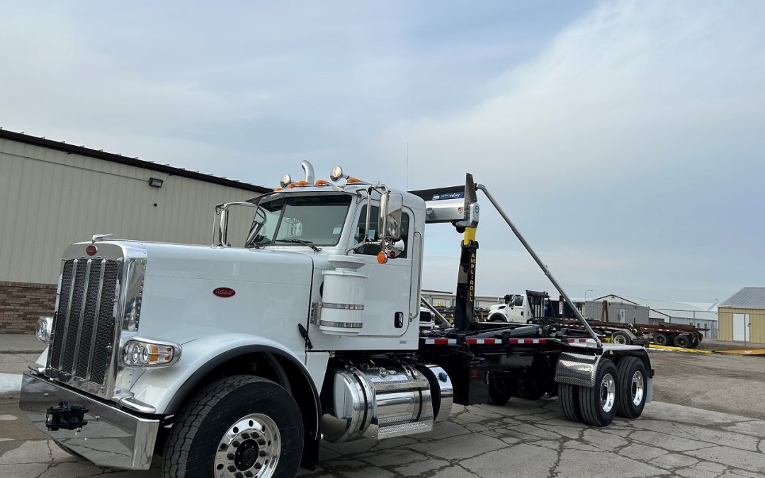 NEW 2024 Peterbilt 389