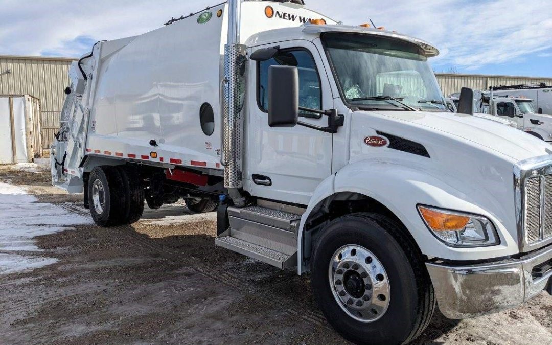 NEW 2025 Peterbilt 537