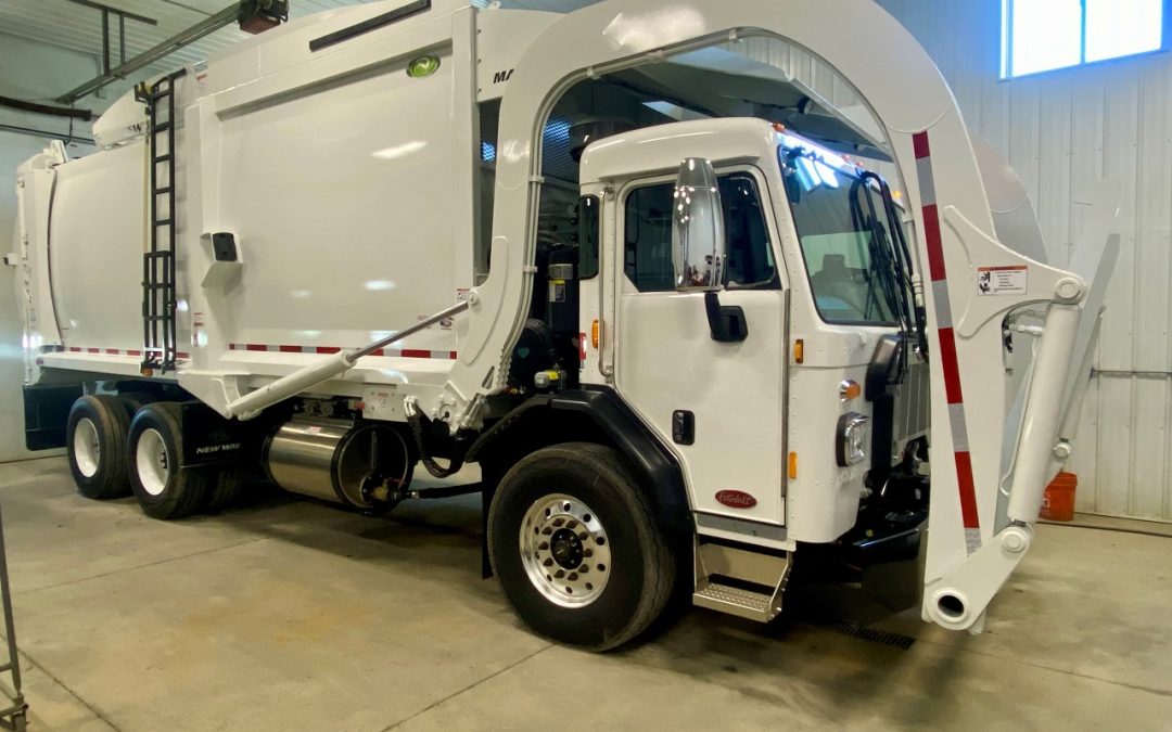 NEW 2025 Peterbilt 520