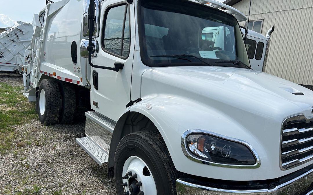 NEW 2025 Freightliner M2 106 Plus