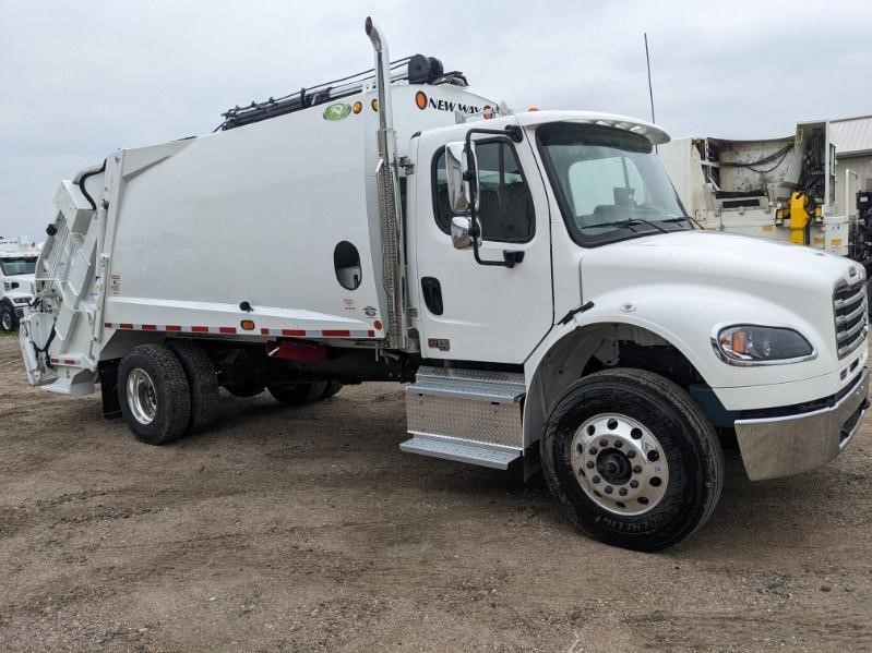 NEW 2025 Freightliner M2 106 Plus