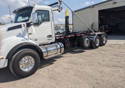 NEW 2024 Kenworth T880